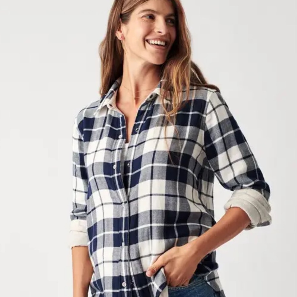 100% cotton Gap Boyfriend Flannel Navy and White Plaid Shirt